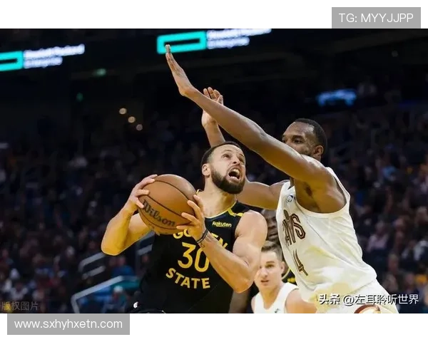 NBA赛季分析：库里缺席鹈鹕全力争胜快船轻取独行侠掘金再胜太阳